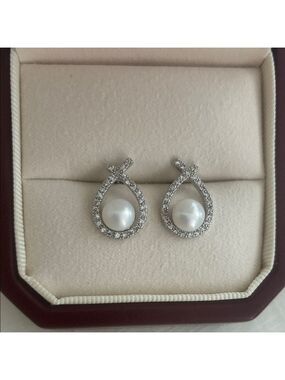 Silver Pearl Teardrop Earrings